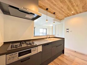 ピセスロイヤル富田