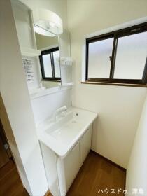 愛西市稲葉町米野　中古一戸建て