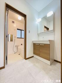 愛西市稲葉町米野　中古一戸建て