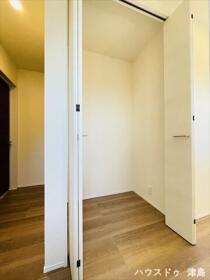 LiveleGardens愛西市諸桑町郷城　全3棟　2号棟　新築一戸建て