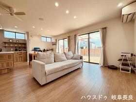 ●岐阜市六条南3丁目　中古一戸建て