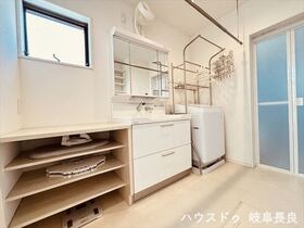 ●岐阜市六条南3丁目　中古一戸建て