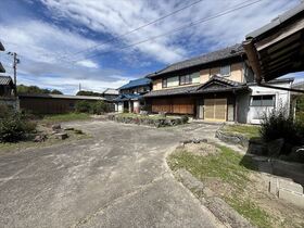 桑名市大字播磨字六畝割　中古一戸建て