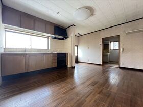 桑名市大字播磨字六畝割　中古一戸建て