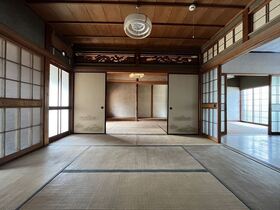 桑名市大字播磨字六畝割　中古一戸建て