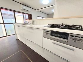 ●鈴鹿市長太旭町3丁目　中古一戸建て