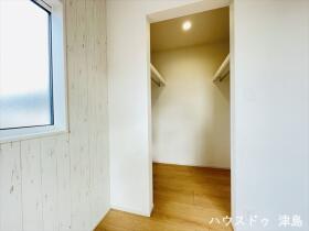 ブルーミングガーデン愛西市諸桑町郷城　全2棟　2号棟　新築一戸建て