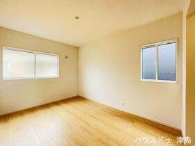 ブルーミングガーデン愛西市諸桑町郷城　全2棟　2号棟　新築一戸建て