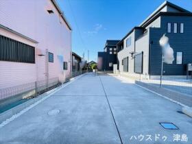 ブルーミングガーデン愛西市諸桑町郷城　全2棟　2号棟　新築一戸建て