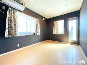 ●愛西市須依町白山　中古一戸建て