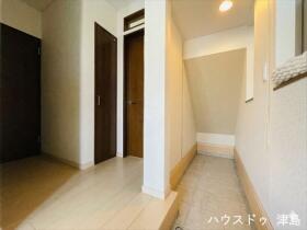 ●愛西市須依町白山　中古一戸建て