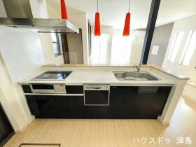 ●愛西市須依町白山　中古一戸建て