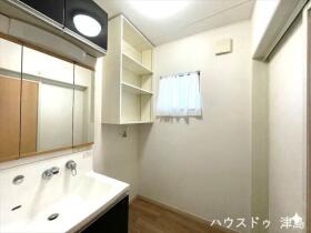 ●愛西市須依町白山　中古一戸建て