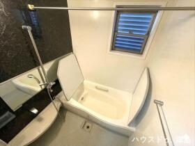 ●愛西市須依町白山　中古一戸建て