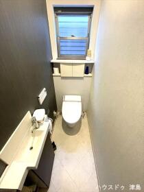 ●愛西市須依町白山　中古一戸建て