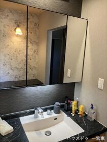 ●一宮市浅井町尾関字上川田　中古一戸建て