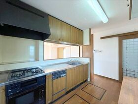 四日市市三滝台4丁目　中古一戸建て