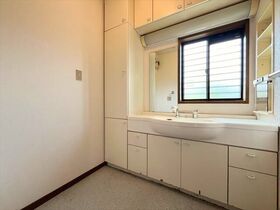 四日市市三滝台4丁目　中古一戸建て