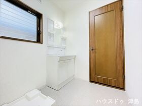 ●津島市神守町字中町　中古一戸建て