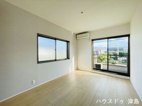 ●津島市神守町字中町　中古一戸建て