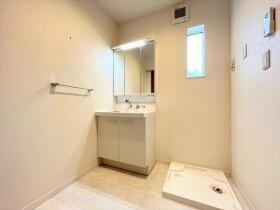 ●桑名市大字東方　メゾネット　中古一戸建て