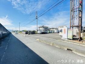 愛西市町方町十二城　建築条件なし土地