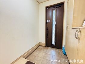 ●岐阜市六条片田2丁目　中古一戸建て