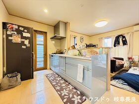 ●岐阜市六条片田2丁目　中古一戸建て