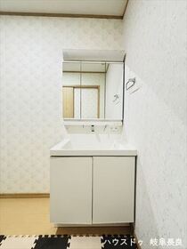 ●岐阜市六条片田2丁目　中古一戸建て