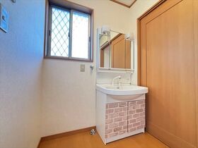 ●桑名市新西方5丁目　中古一戸建て