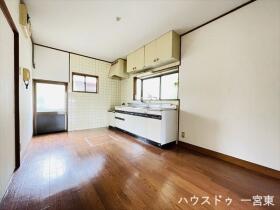 一宮市丹羽字栽松寺腰　中古一戸建て