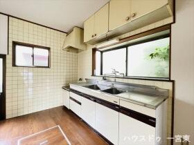 一宮市丹羽字栽松寺腰　中古一戸建て