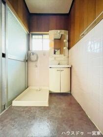 一宮市丹羽字栽松寺腰　中古一戸建て