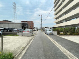 ファミリアーレ東起