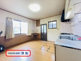 愛西市西保町森西　中古一戸建て