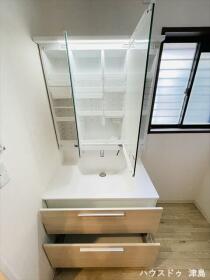 津島市鹿伏兎町上春日台　中戸一戸建て