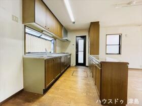 津島市鹿伏兎町上春日台　中戸一戸建て