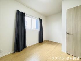 ●岐阜市茜部辰新1丁目　中古一戸建て