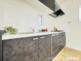 ●岐阜市茜部辰新1丁目　中古一戸建て