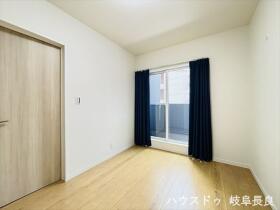 ●岐阜市茜部辰新1丁目　中古一戸建て