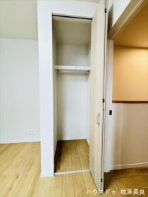 ●岐阜市茜部辰新1丁目　中古一戸建て