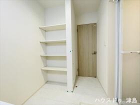 ブルーミングガーデン愛西市東保町中　全2棟　2号棟　新築一戸建て