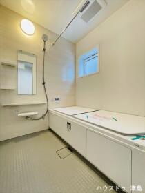 ブルーミングガーデン愛西市東保町中　全2棟　2号棟　新築一戸建て