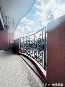 リバティヒルズ岐阜西