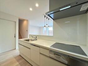 四日市市日永西1丁目　全2棟　Ｂ棟　新築一戸建て