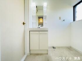 愛西市藤ケ瀬町東平　中古一戸建て