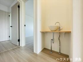 リナージュ愛西市大井町浦田面　全7棟　3号棟　新築一戸建て