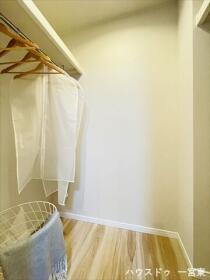 リーデンススクエア一宮