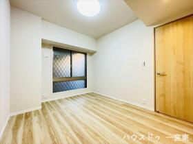 リーデンススクエア一宮