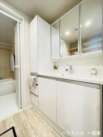 リーデンススクエア一宮